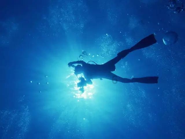 救援沙滩女孩